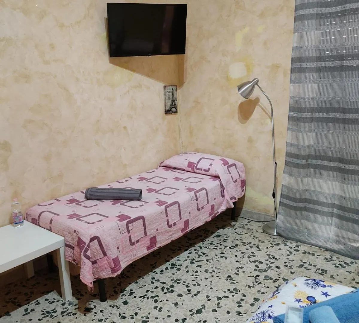 Bed & Breakfast Bed And Fly Aeroporto Fontanarossa Reception H24 Bagno Privato In Camera Catánia